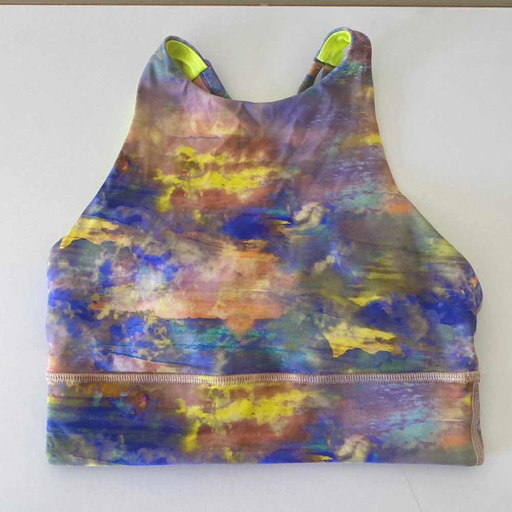 NWOT - LuluLemon Hiking Sports Bra - sz 4
